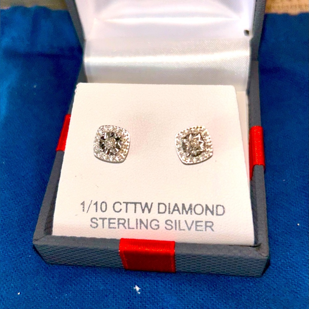 NIB Sterling Silver 1/10 Carat Diamonds Square Stud Earrings